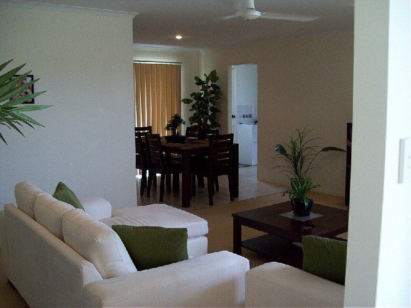 2 Gunsynd Way, Point Vernon QLD 4655