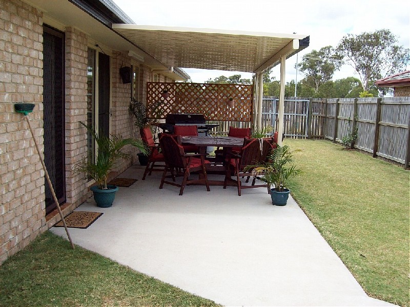 2 Gunsynd Way, Point Vernon QLD 4655