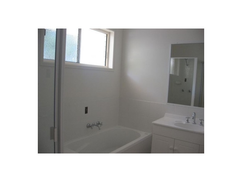 2/10 Daintree Drive, Torquay QLD 4655