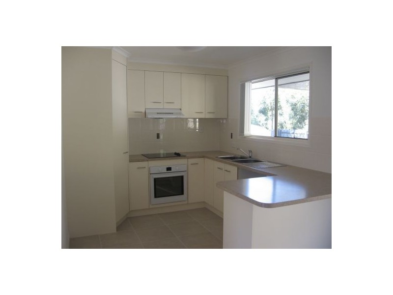 2/10 Daintree Drive, Torquay QLD 4655