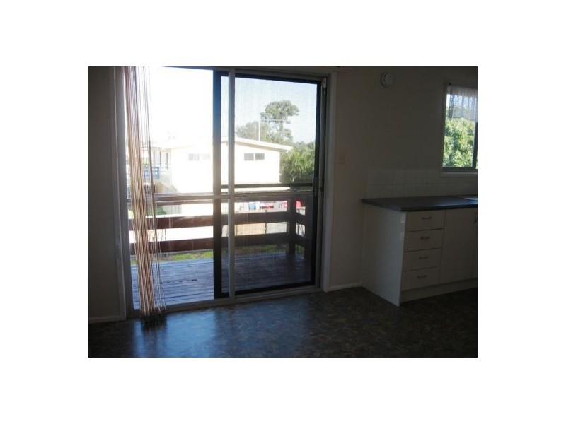 20 Saunders Street, Point Vernon QLD 4655