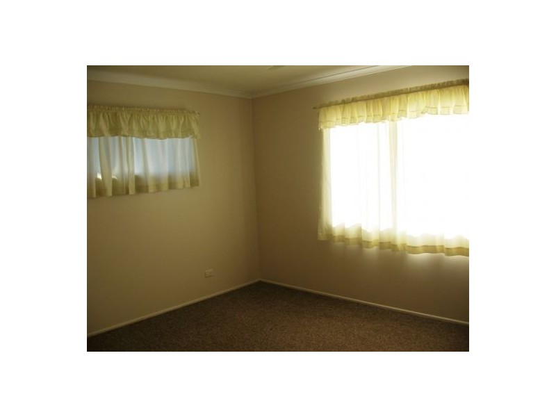 20 Saunders Street, Point Vernon QLD 4655