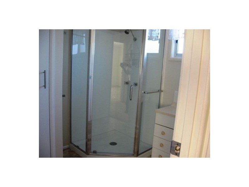 20 Saunders Street, Point Vernon QLD 4655