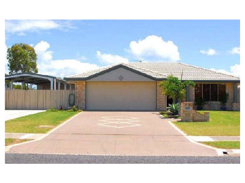 46 Moolyyir Street, Urangan QLD 4655