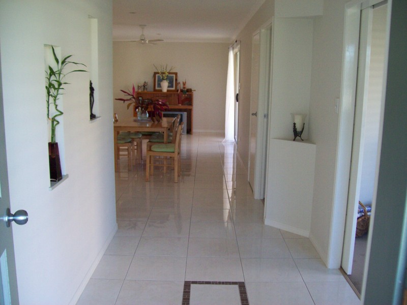 46 Moolyyir Street, Urangan QLD 4655