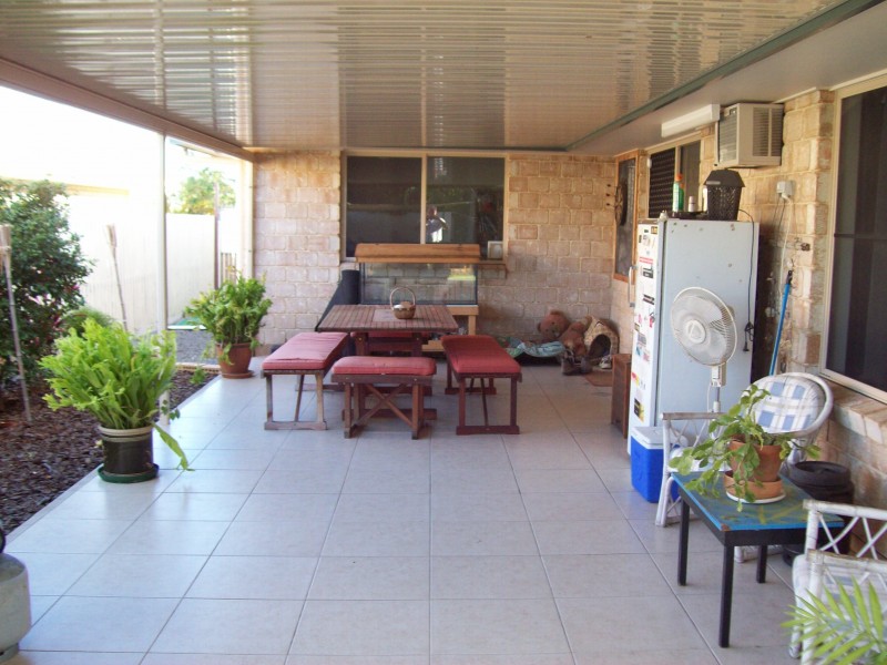 46 Moolyyir Street, Urangan QLD 4655
