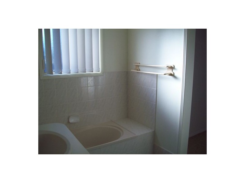 4 Whittaker Street, Urangan QLD 4655