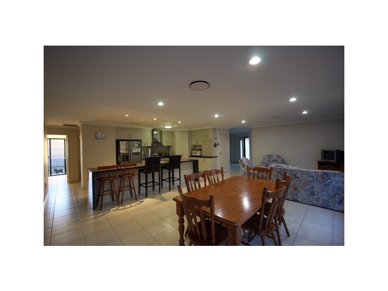 51 Yarrilee Circuit, Dundowran QLD 4655