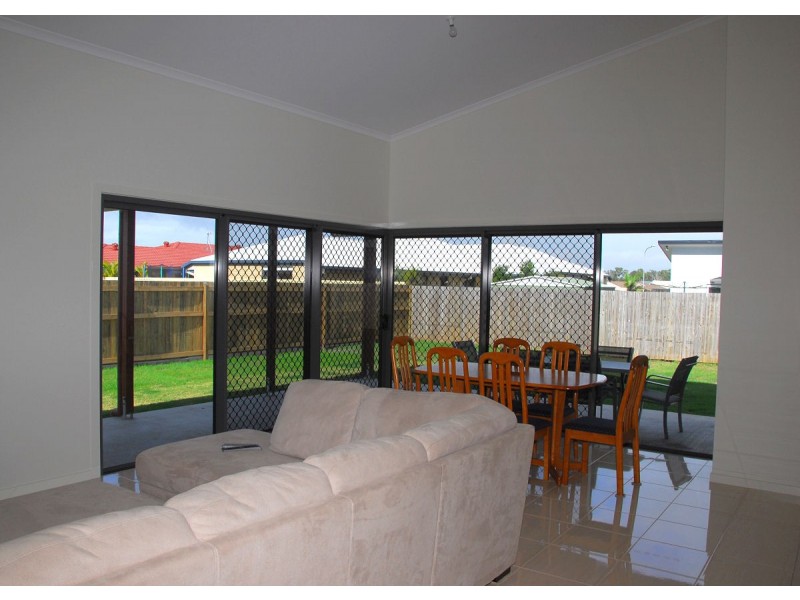 84 Wattle Street, Point Vernon QLD 4655