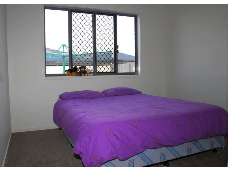 84 Wattle Street, Point Vernon QLD 4655