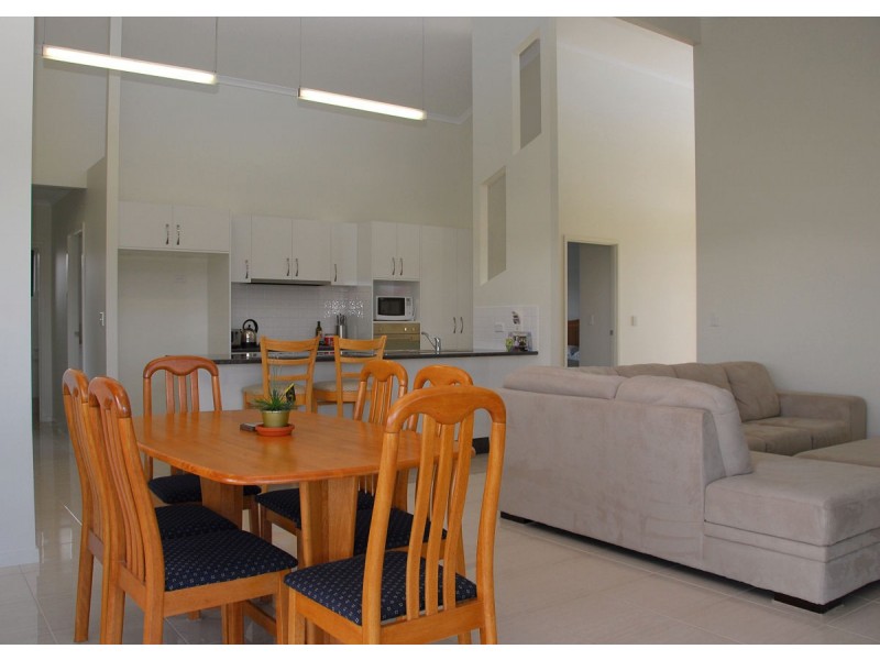 84 Wattle Street, Point Vernon QLD 4655