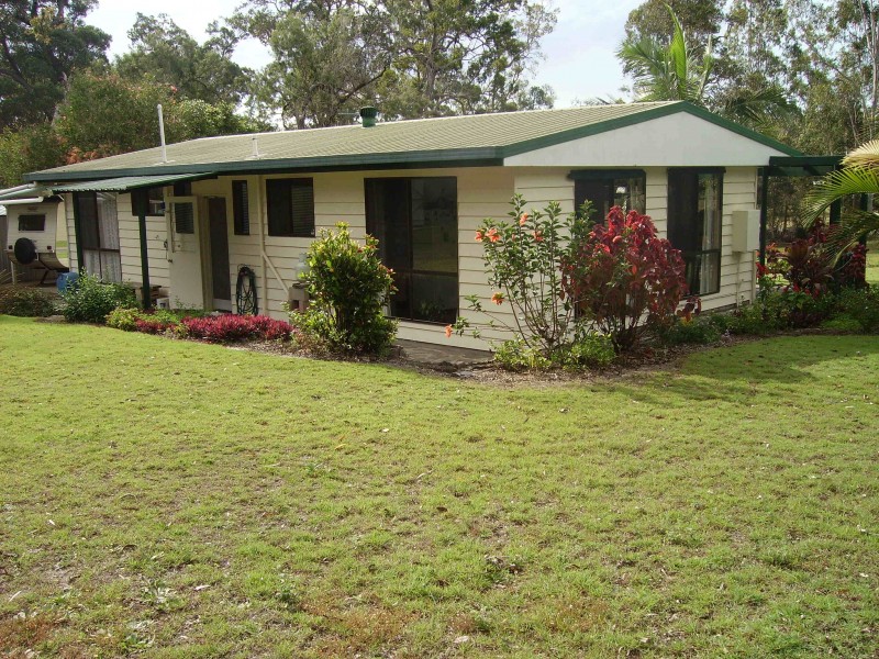 41 dreamtime av, Burrum Heads QLD 4659