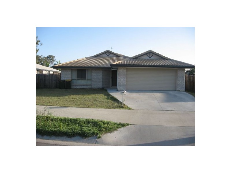 136 Emerald Park Way, Urangan QLD 4655