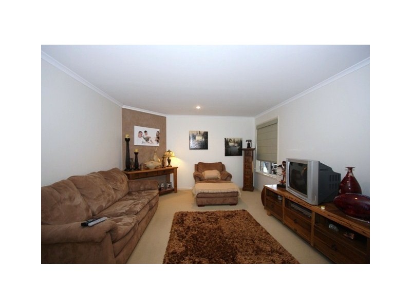 9 MAINSAIL COURT, Point Vernon QLD 4655