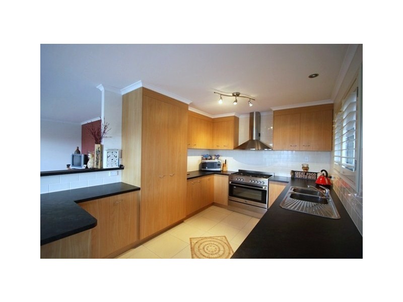 9 MAINSAIL COURT, Point Vernon QLD 4655