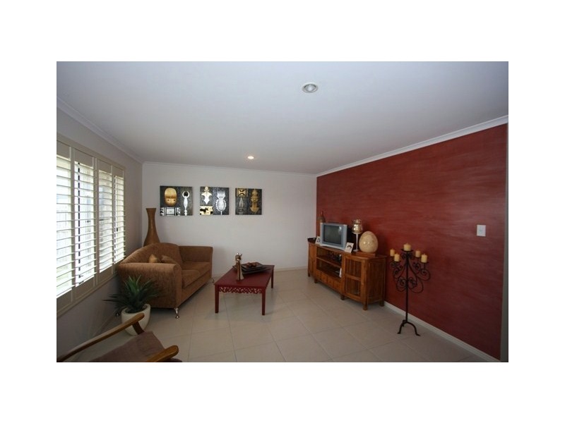 9 MAINSAIL COURT, Point Vernon QLD 4655