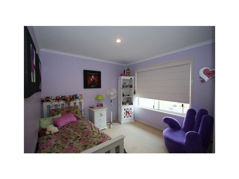 9 MAINSAIL COURT, Point Vernon QLD 4655