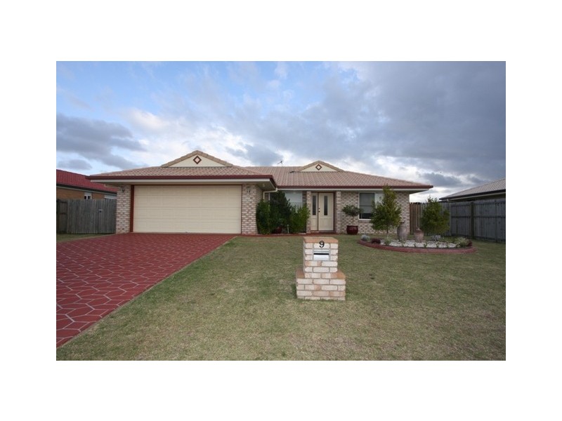 9 MAINSAIL COURT, Point Vernon QLD 4655