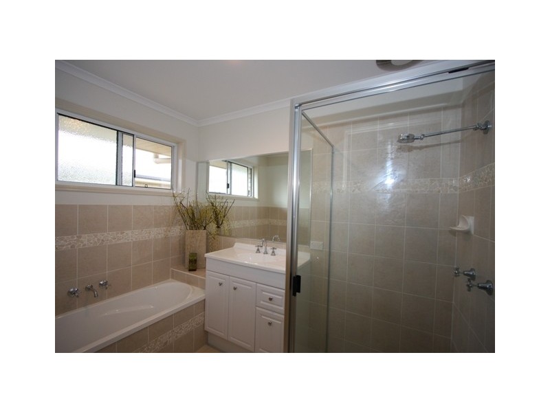 9 MAINSAIL COURT, Point Vernon QLD 4655