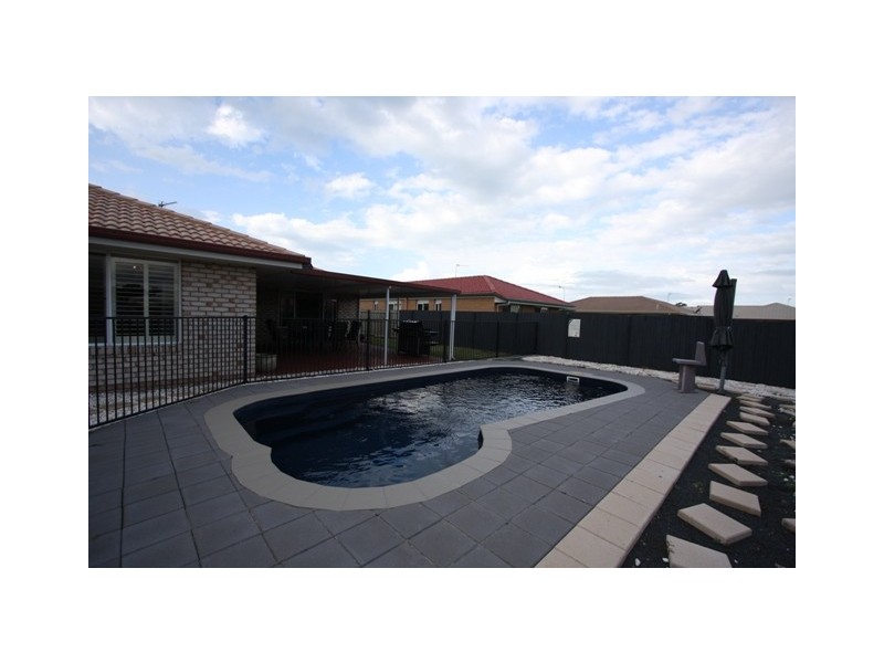 9 MAINSAIL COURT, Point Vernon QLD 4655