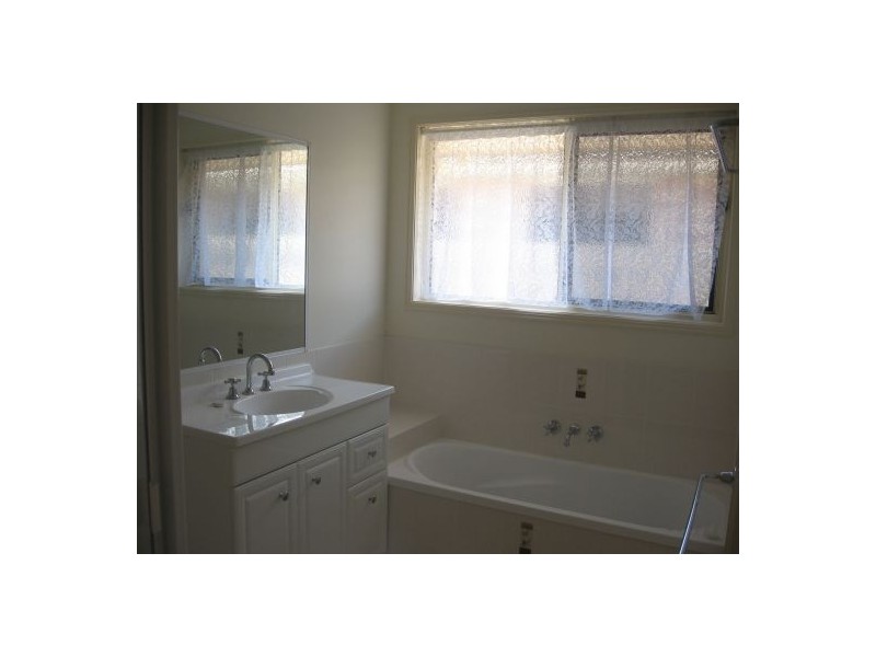 31 Archer Drive, Point Vernon QLD 4655