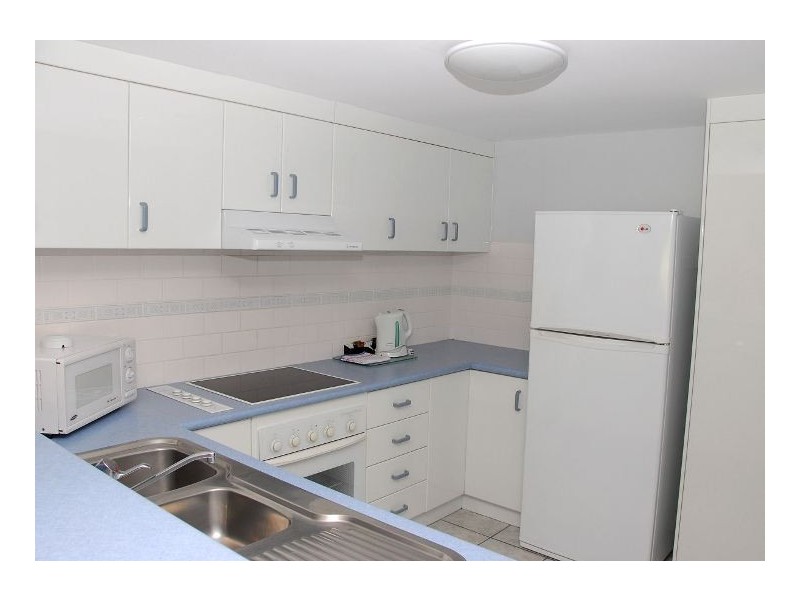 111/397 Esplanade, Torquay QLD 4655