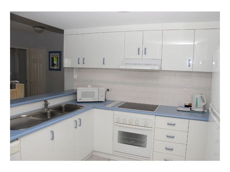 111/397 Esplanade, Torquay QLD 4655