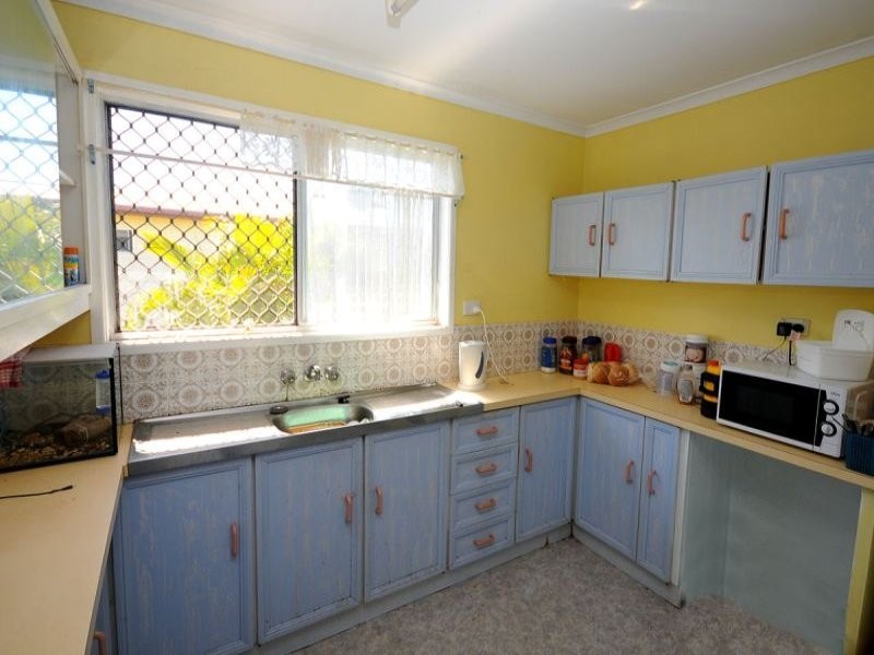 33 Murphy Street, Point Vernon QLD 4655