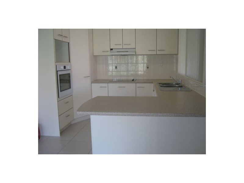 7 Figbird Close, Eli Waters QLD 4655