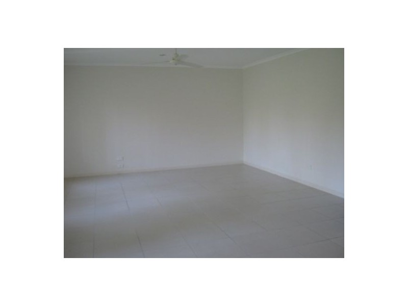 7 Figbird Close, Eli Waters QLD 4655