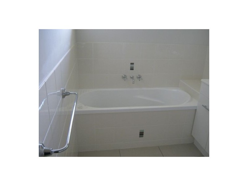 7 Figbird Close, Eli Waters QLD 4655