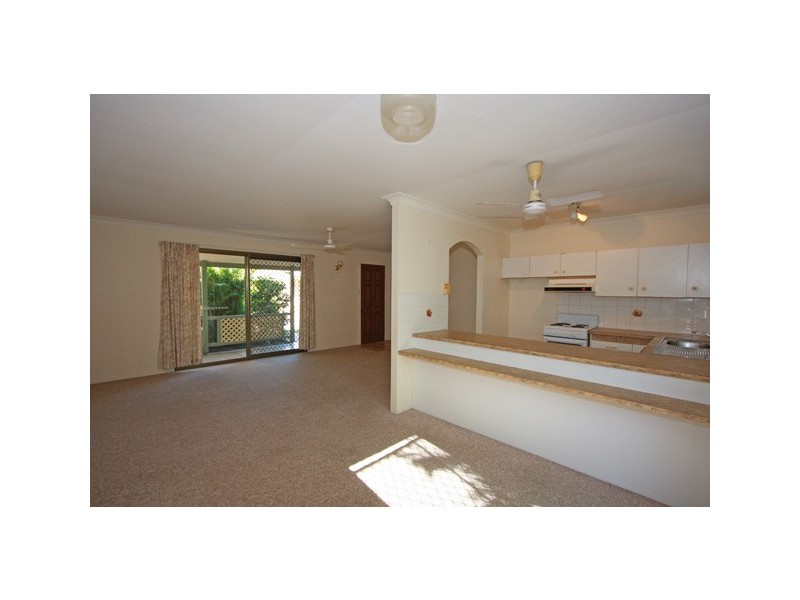4/85 Miller Street, Urangan QLD 4655