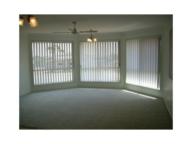 6 Queensbury Grove, Urraween QLD 4655