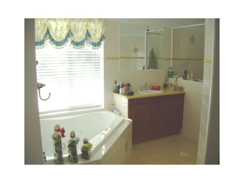 4 ASH CRT, Hervey Bay QLD 4655