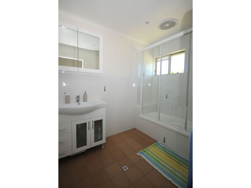 9 Holiday Parade, Scarness QLD 4655