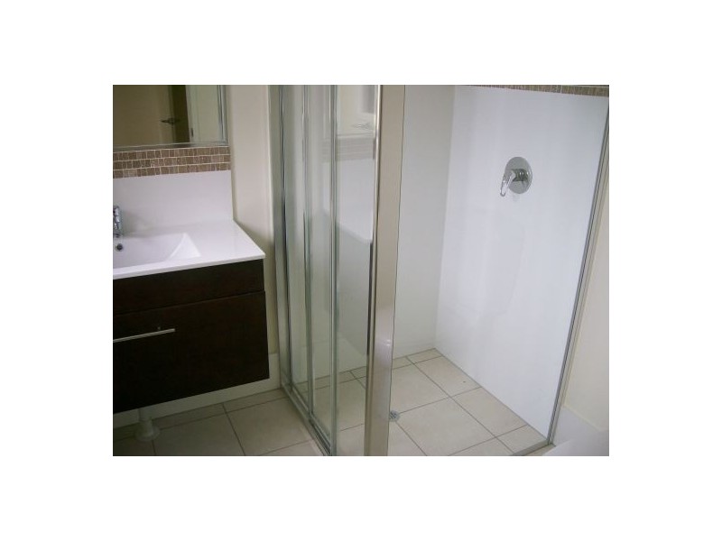 7/653-654 Esplanade, Urangan QLD 4655