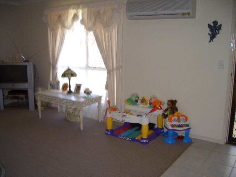 Moorhen Court, Eli Waters QLD 4655