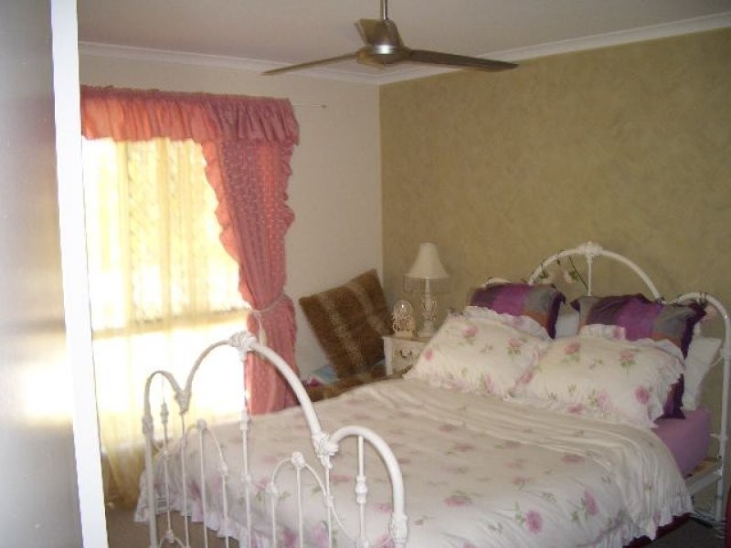 Moorhen Court, Eli Waters QLD 4655