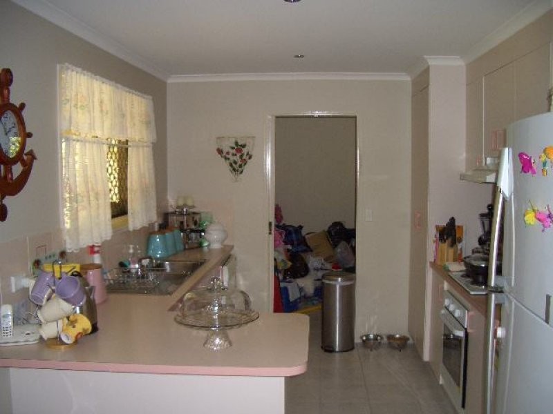 Moorhen Court, Eli Waters QLD 4655