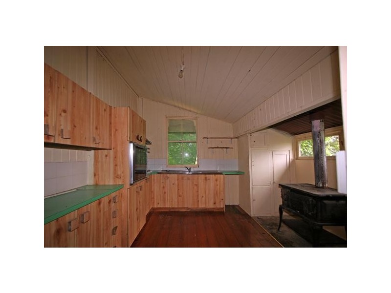 37 King Street, Urangan QLD 4655