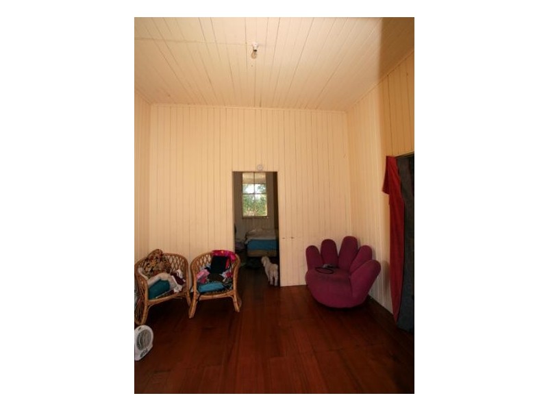 37 King Street, Urangan QLD 4655