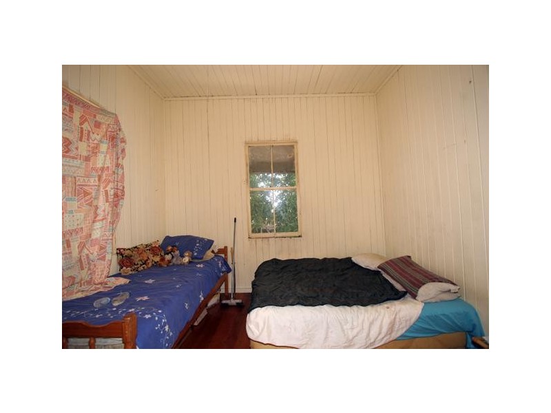 37 King Street, Urangan QLD 4655