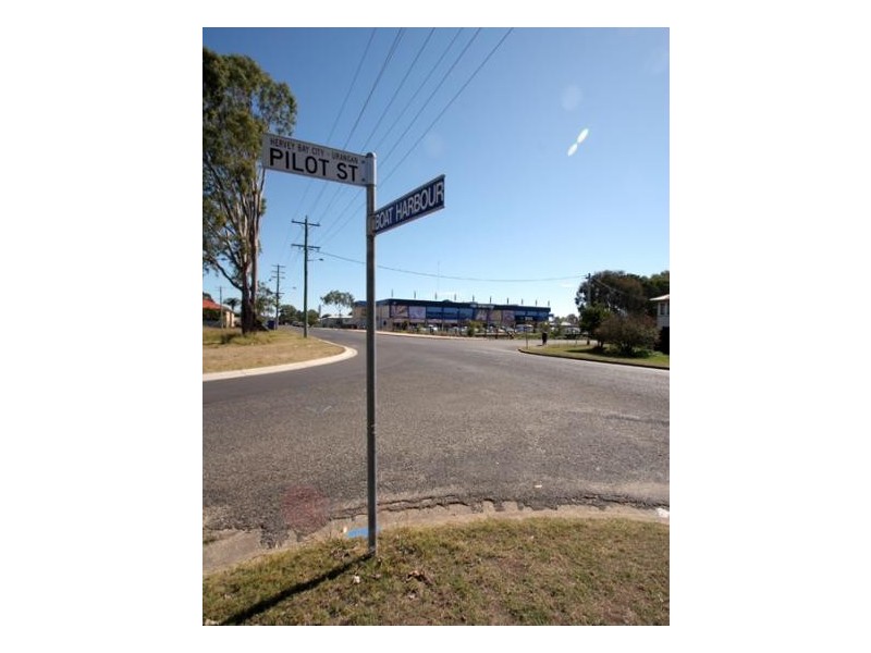 37 King Street, Urangan QLD 4655