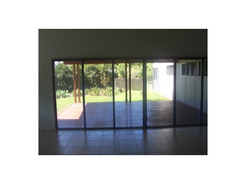Point Vernon QLD 4655