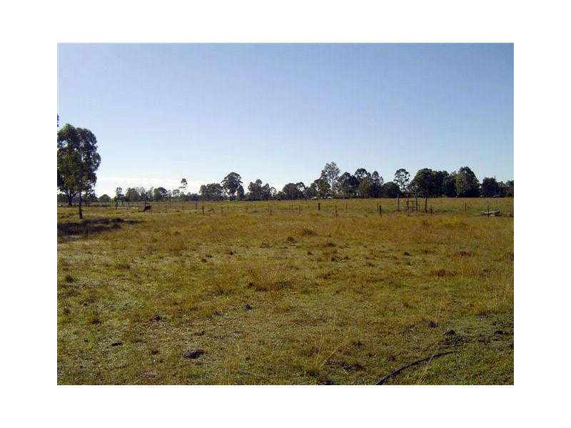 134  Dunford Rd East, Grahams Creek QLD 4650