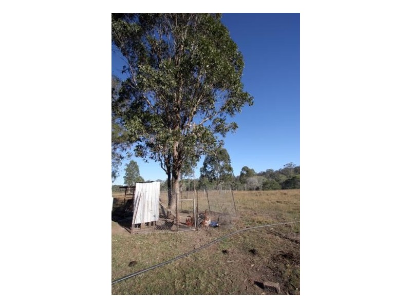 134  Dunford Rd East, Grahams Creek QLD 4650