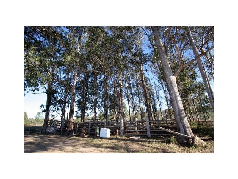 134  Dunford Rd East, Grahams Creek QLD 4650