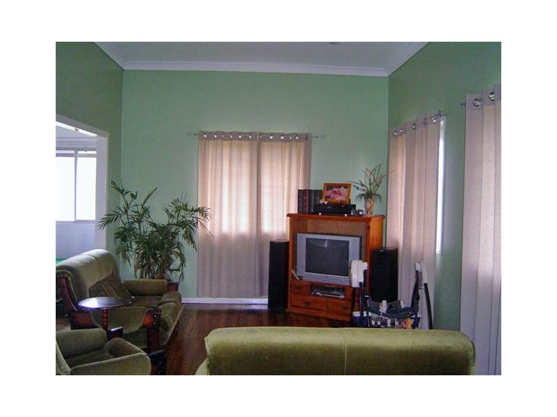 134  Dunford Rd East, Grahams Creek QLD 4650