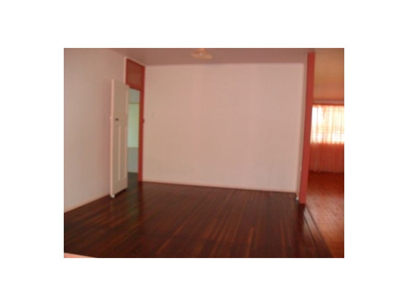 18 Thomas Street, Pialba QLD 4655