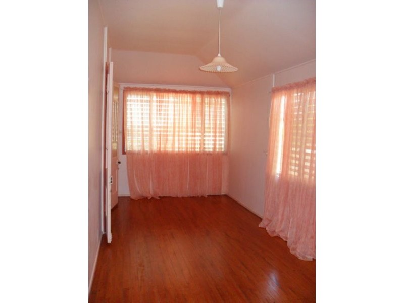 18 Thomas Street, Pialba QLD 4655